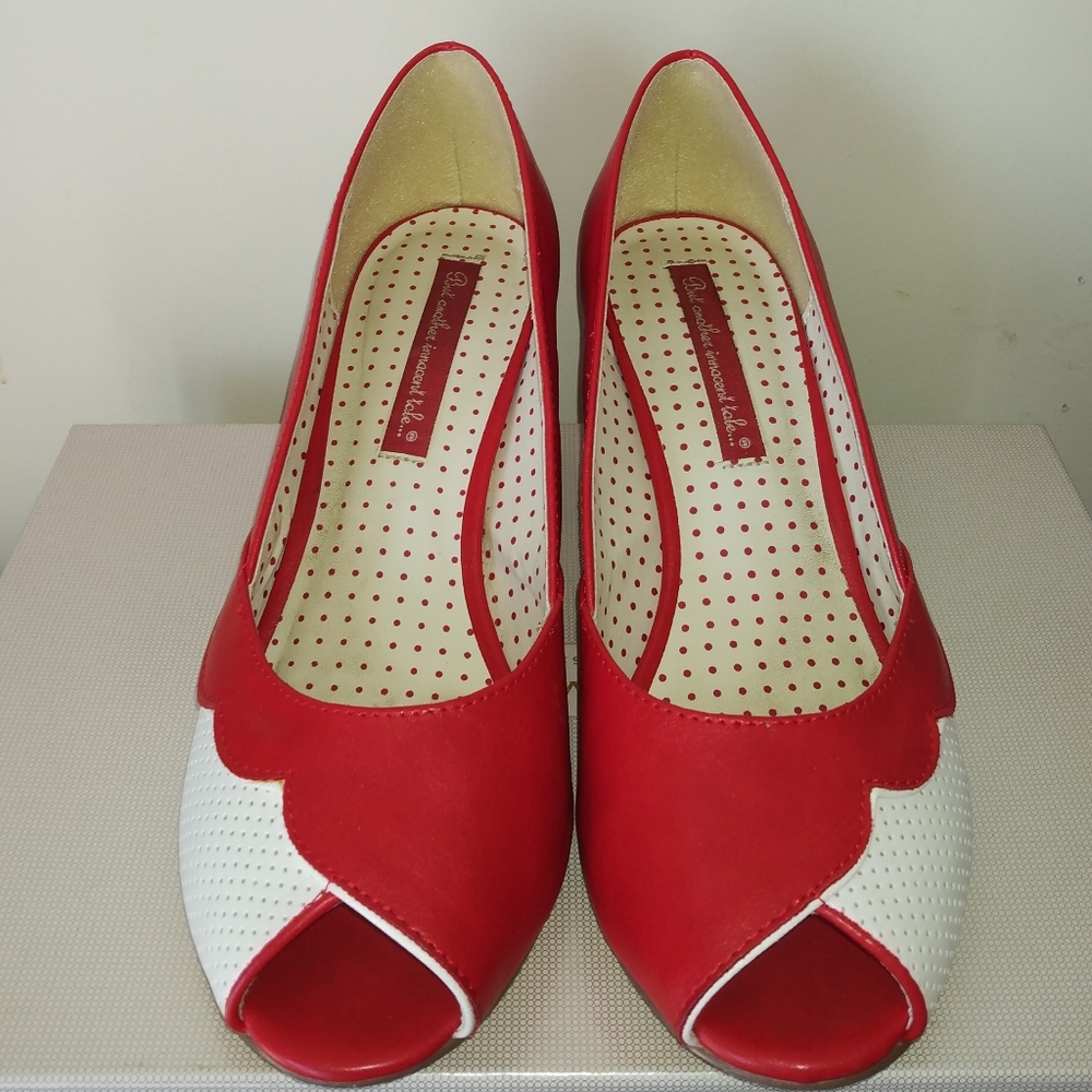 But Another Innocent Tale Riviera Retro Heels Size 8.5